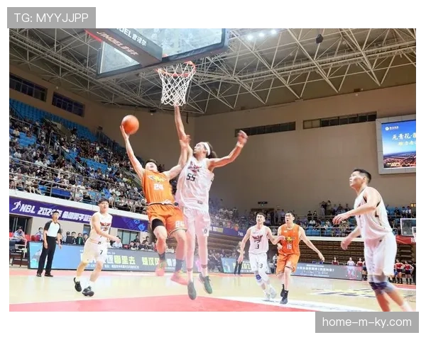 武汉锟鹏主场大胜河南赊店老酒 年轻前锋活力尽显