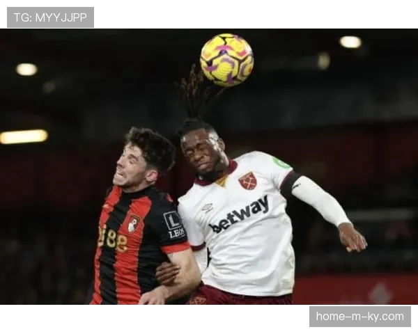 克里斯蒂远射展现中场后插上能力 伯恩茅斯进攻多点开花特点 克里斯蒂远射展现中场后插上能力 伯恩茅斯进攻多点开花特点